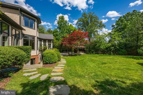 7203 Matthew Mills Rd, Mclean, VA 22101 photo 4