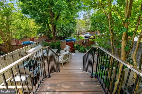 Exterior - 1122 Kensington Rd, Mclean, VA 22101 photo 5 of 5