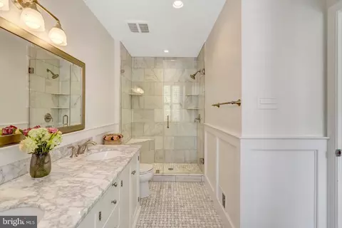 Bath - 1122 Kensington Rd, Mclean, VA 22101 photo 3 of 6