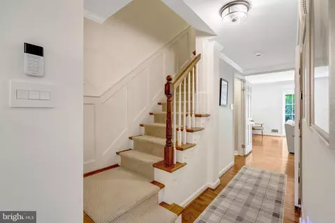 Entry Way - 1122 Kensington Rd, Mclean, VA 22101 photo 2 of 4