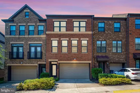 9257 Wood Violet Ct, Fairfax, VA 22031
