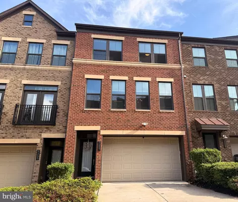 9257 Wood Violet Ct, Fairfax, VA 22031