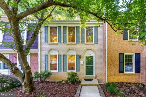 2362 Albot Rd, Reston, VA 20191