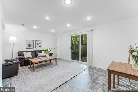 Living - 2362 Albot Rd, Reston, VA 20191 photo 4 of 4