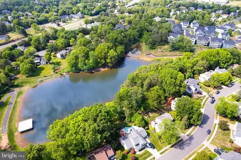 13484 Lake Shr, Oak Hill, VA 20171