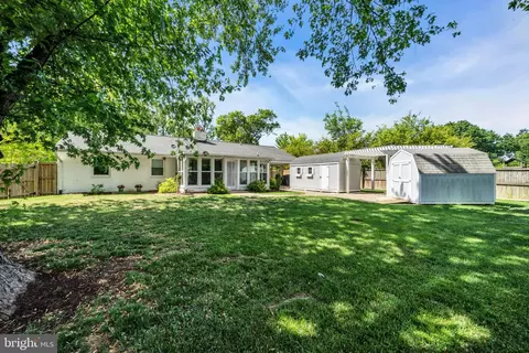 Exterior - 7418 Blackford St, Springfield, VA 22151 photo 5 of 6