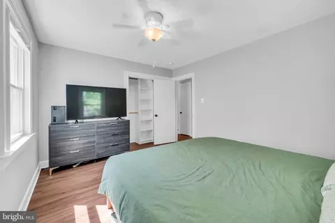 Bedroom - 7418 Blackford St, Springfield, VA 22151 photo 5 of 12
