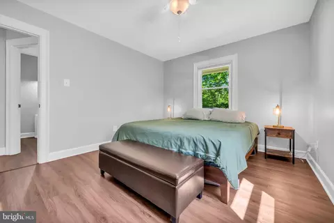 Bedroom - 7418 Blackford St, Springfield, VA 22151 photo 9 of 12