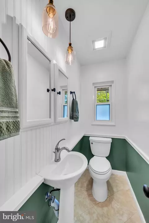 Bath - 7418 Blackford St, Springfield, VA 22151 photo 1 of 3
