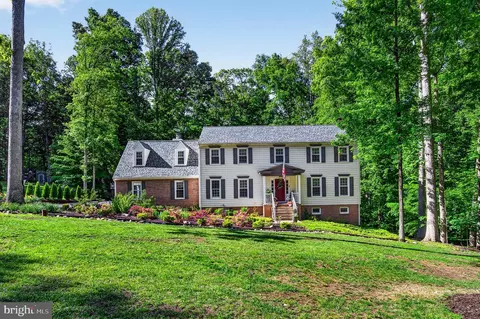 10424 Hampton Rd, Fairfax Station, VA 22039