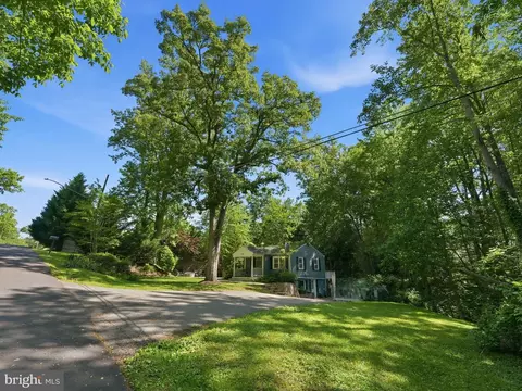 Exterior - 7309 Neuman St, Springfield, VA 22150 photo 7 of 9