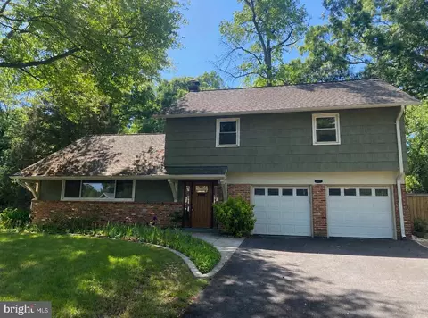 3127 Battersea Ln, Alexandria, VA 22309