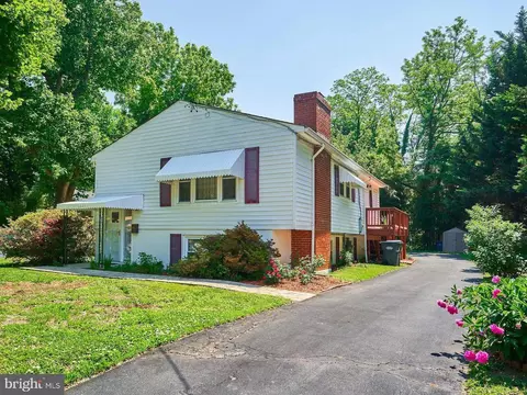 2843 Annandale Rd, Falls Church, VA 22042
