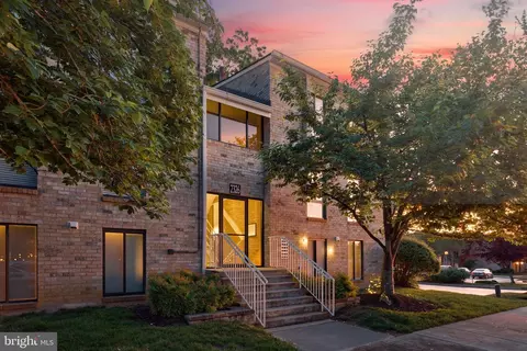 2326 Freetown Ct #2B, Reston, VA 20191