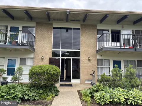 4901 Americana Dr #202, Annandale, VA 22003
