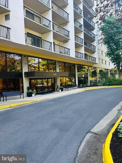3800 Powell Ln #1224, Falls Church, VA 22041