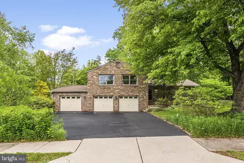 12484 Wendell Holmes Rd, Herndon, VA 20171