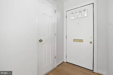 Entry Way - 7000 Alicent Pl, Mclean, VA 22101 photo 2 of 5
