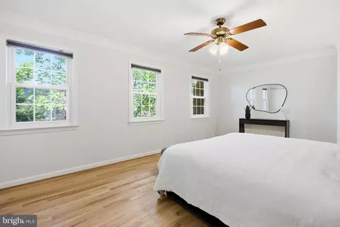 Bedroom - 7000 Alicent Pl, Mclean, VA 22101 photo 4 of 6