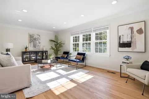 Living - 7000 Alicent Pl, Mclean, VA 22101 photo 3 of 6