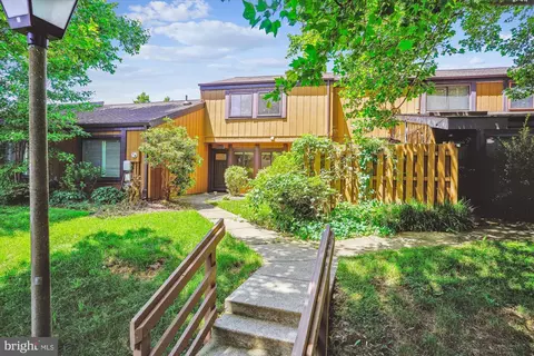 9082 Arlington Blvd, Fairfax, VA 22031