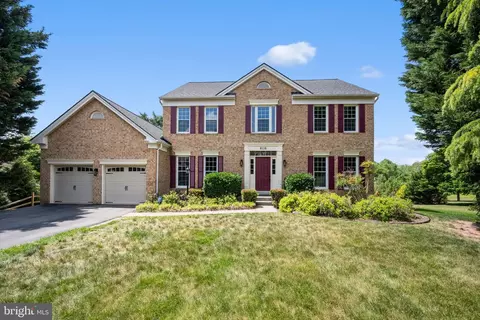 6116 Oakengate Way, Centreville, VA 20120