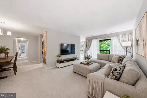 11252 Chestnut Grove Sq #248, Reston, VA 20190