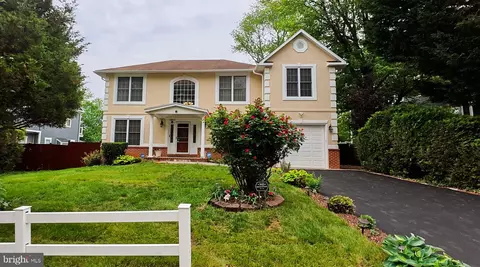 1807 Anderson Rd, Falls Church, VA 22043