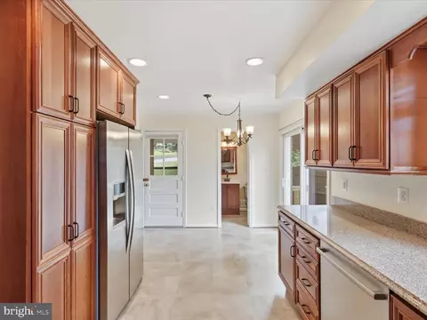 Kitchen - 6800 Sydenstricker Rd, Springfield, VA 22152 photo 2 of 4