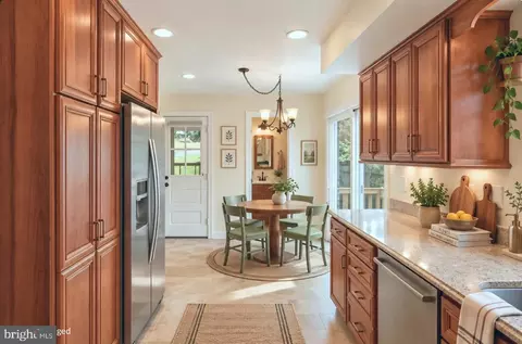 Entry Way - 6800 Sydenstricker Rd, Springfield, VA 22152 photo 2 of 2