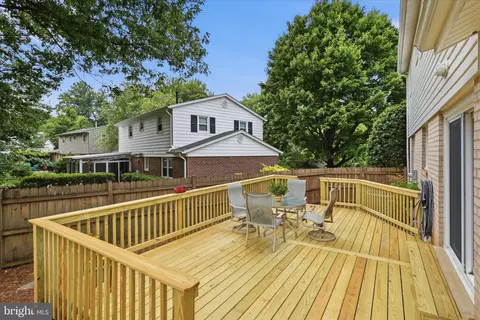 Exterior - 6800 Sydenstricker Rd, Springfield, VA 22152 photo 4 of 8