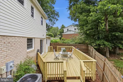 Exterior - 6800 Sydenstricker Rd, Springfield, VA 22152 photo 5 of 8