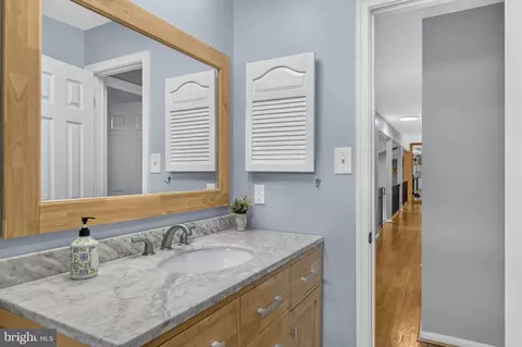 Entry Way - 6134 Wicklow Dr, Burke, VA 22015 photo 3 of 4