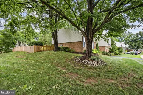 Exterior - 6134 Wicklow Dr, Burke, VA 22015 photo 4 of 12