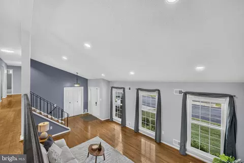 Entry Way - 6134 Wicklow Dr, Burke, VA 22015 photo 2 of 4