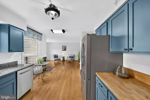 Kitchen - 6134 Wicklow Dr, Burke, VA 22015 photo 2 of 4