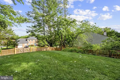 Exterior - 6134 Wicklow Dr, Burke, VA 22015 photo 8 of 12