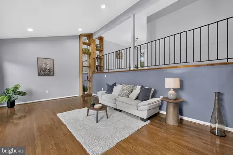 Living - 6134 Wicklow Dr, Burke, VA 22015 photo 3 of 7
