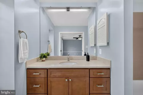 Bath - 6134 Wicklow Dr, Burke, VA 22015 photo 1 of 4