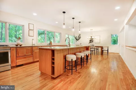 2450 Brussels Ct, Reston, VA 20191 photo 15