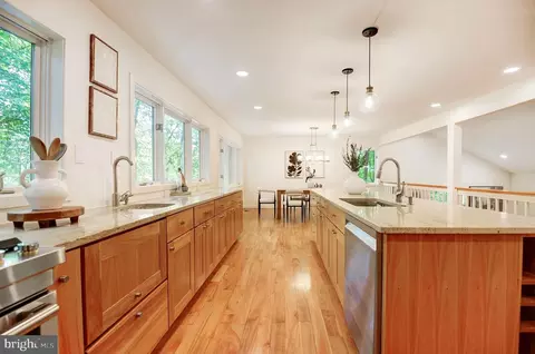 2450 Brussels Ct, Reston, VA 20191 photo 21