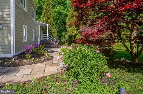 2450 Brussels Ct, Reston, VA 20191 photo 6