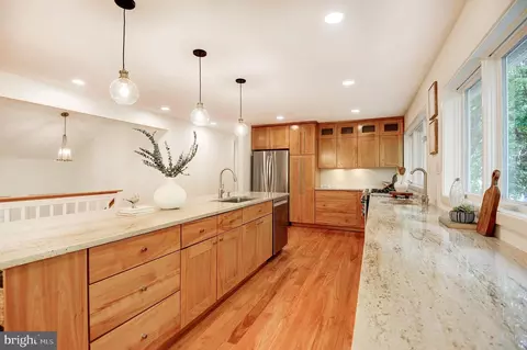 2450 Brussels Ct, Reston, VA 20191 photo 18
