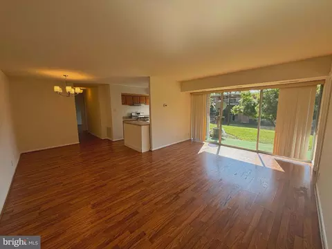 3706 N Rosser St #T2, Alexandria, VA 22311