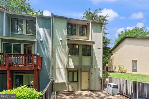 Exterior - 2242 Cartwright Pl, Reston, VA 20191 photo 3 of 6