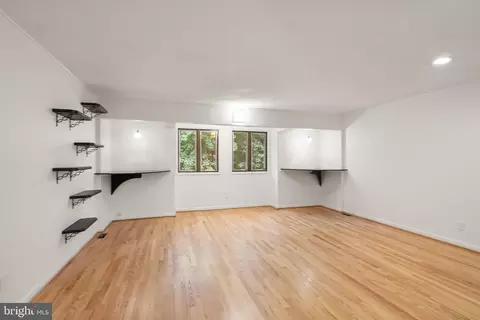Living - 2242 Cartwright Pl, Reston, VA 20191 photo 1 of 4