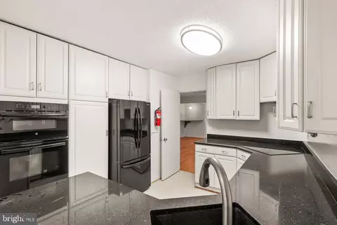 Kitchen - 2242 Cartwright Pl, Reston, VA 20191 photo 3 of 5