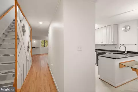 Entry Way - 2242 Cartwright Pl, Reston, VA 20191 photo 1 of 3