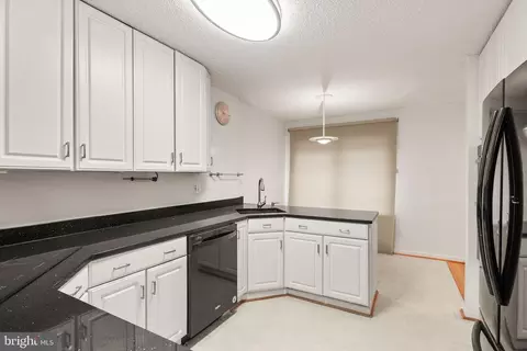 Kitchen - 2242 Cartwright Pl, Reston, VA 20191 photo 5 of 5