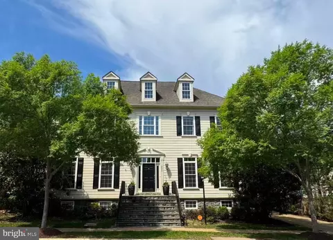 2822 Norborne Pl, Oakton, VA 22124